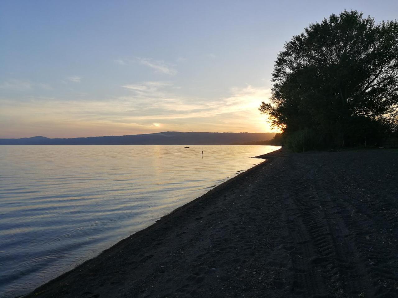 Bolsena Holiday House Bagian luar foto